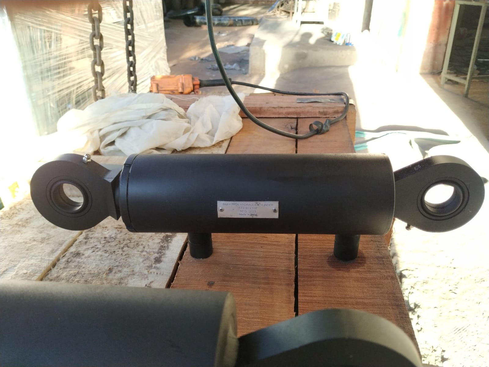 Hydraulic cylinder 